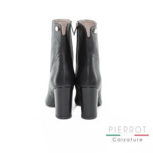I23---pierrot---M1600N  NERONERO_3_P.JPG