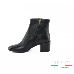 I23---pierrot---M1700N NERONERO_3_P.JPG