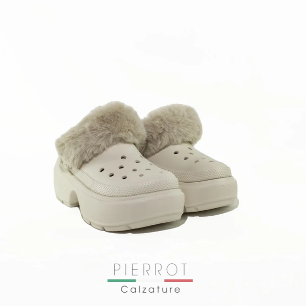 I23---crocs---208546 STUCCOSTUCCO.JPG