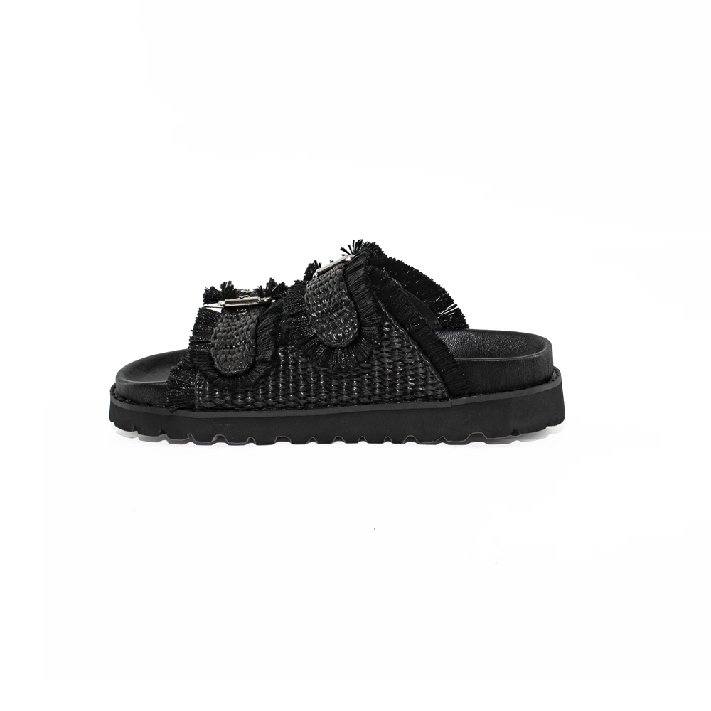 E24---cult---LIZZO 4250NERO_3_P.JPG E24---cult---LIZZO 4250NERO_3_P.JPG