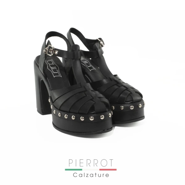 E24---cult---BJORK 4304 NERONERO.JPG