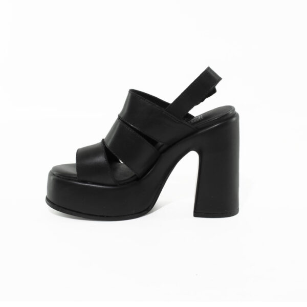 E25---cult---BJORK 4508BLACK_3_P.JPG