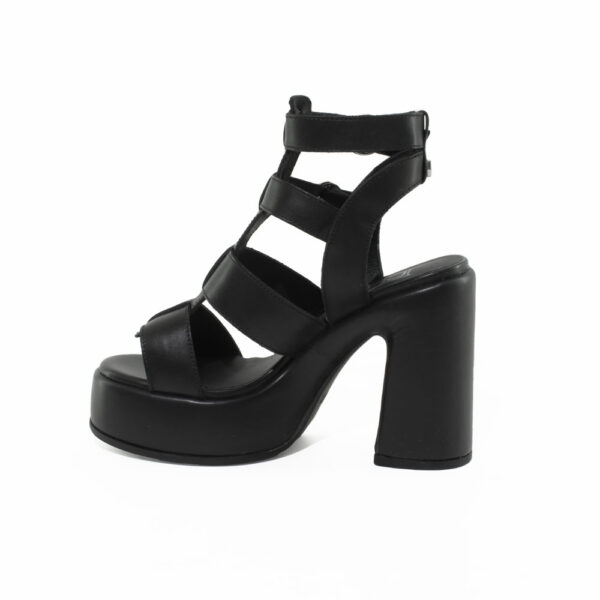 E25---cult---BJORK 4509BLACK_3_P.JPG