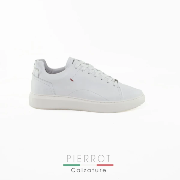 E25---ambitious---10443A 4838 BIANCO_1_P.JPG