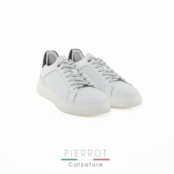 E25---ambitious---13854 3167BIANCO.JPG