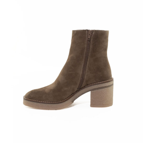 I25---ape---2626 BROWNBROWN_2_P.JPG