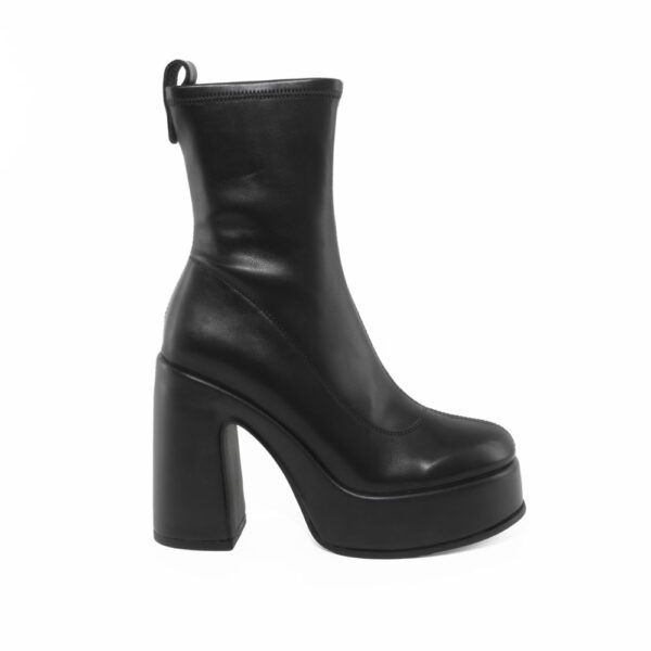 I25---cult---BJORK 4103NERO_1_P.JPG