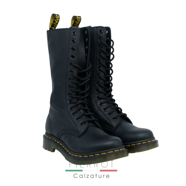 I25---drmartens---1B99 VIRGINIANERO.JPG