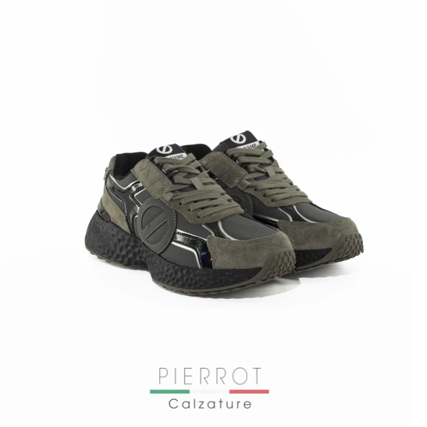 I25---no name---RUNNER M 20 GREYGREY.JPG