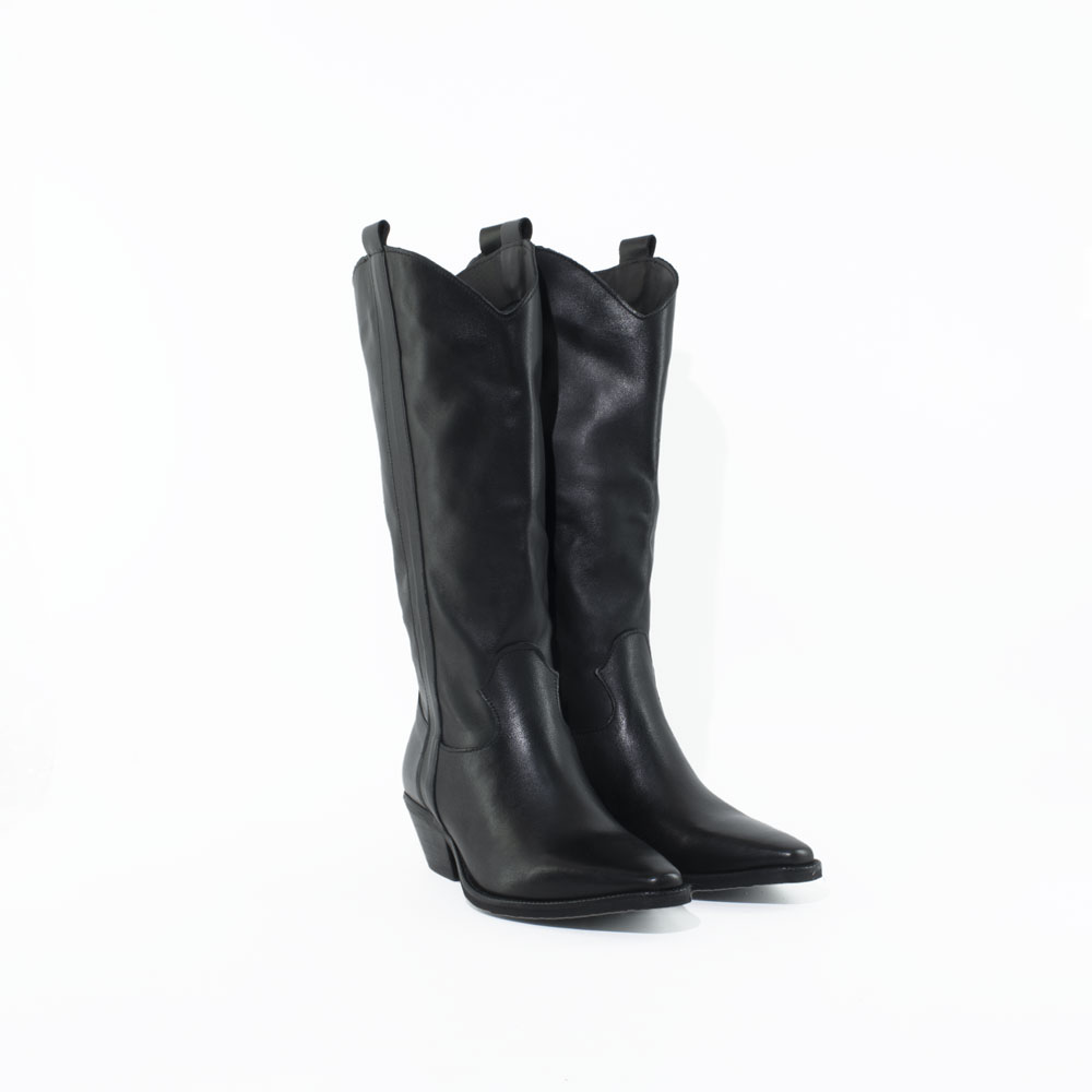 E26---pierrot---9231 NERONERO.JPG E26---pierrot---9231 NERONERO.JPG