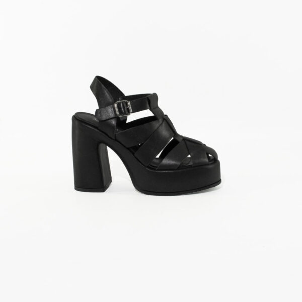 E26---cult---BJORK 4729 NERONERO_1_P.JPG