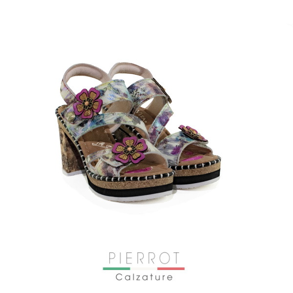 E26---laura vita---NAOMIO 13 CAMELCAMEL.JPG