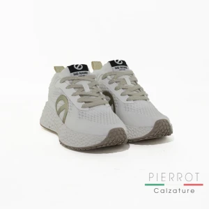 E26---no name---CARTER FLY W WHITEWHITE.JPG