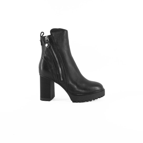 I26---cult---JAGGER 4334 BLACKBLACK_1_P.JPG