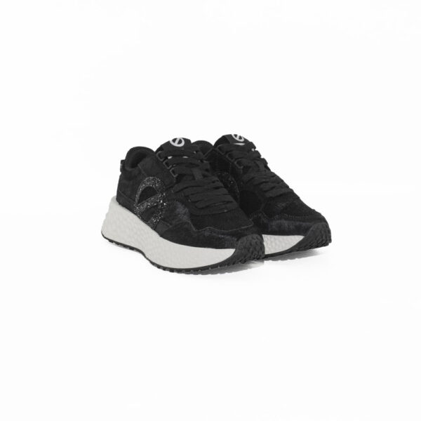 I26---no name---CARTER JOGGER W BLACKBLACK.JPG