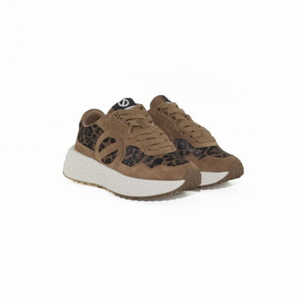 I26---no name---CARTER JOGGER W CAMELCAMEL.JPG